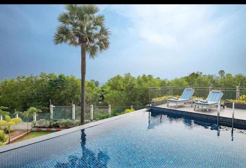 پانسیون Radisson Blue Heaven