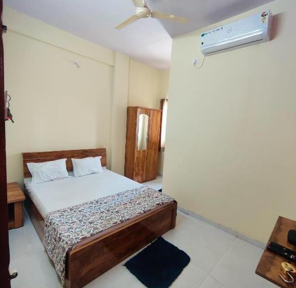 펜션 Raunak Guest House