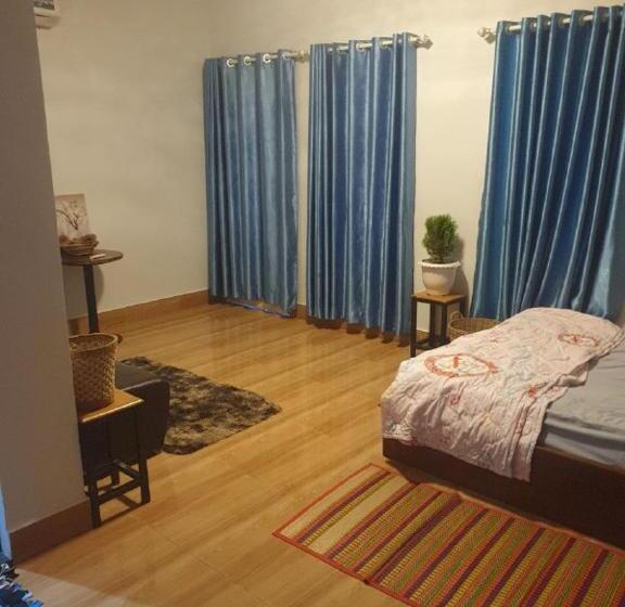 بنسيون The Hub Kampot