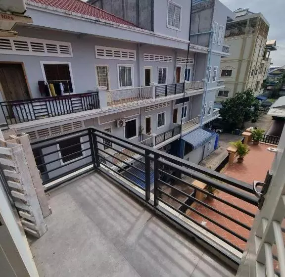 پانسیون The Hub Kampot