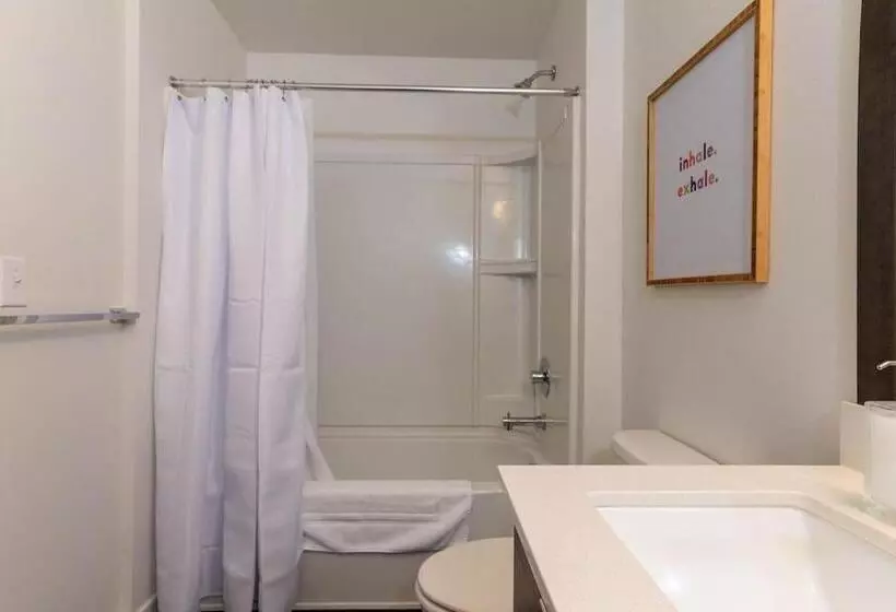 Self Check In Washer Dryer 4ksmart Tv King Bed Gym