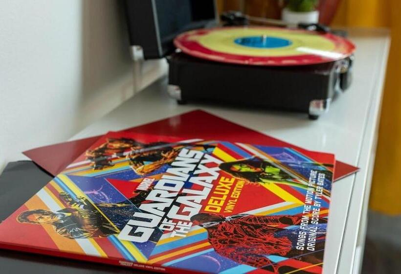 Self Check In Washer Dryer 4ksmart Tv King Bed Gym