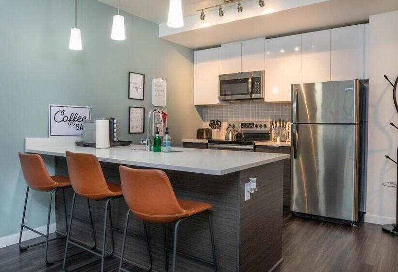 Self Check In Washer Dryer 4ksmart Tv King Bed Gym