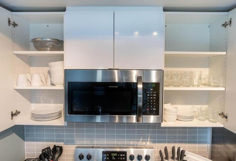 Self Check In Washer Dryer 4ksmart Tv King Bed Gym