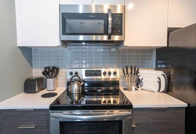 Self Check In Washer Dryer 4ksmart Tv King Bed Gym