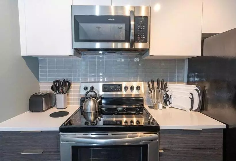 Self Check In Washer Dryer 4ksmart Tv King Bed Gym