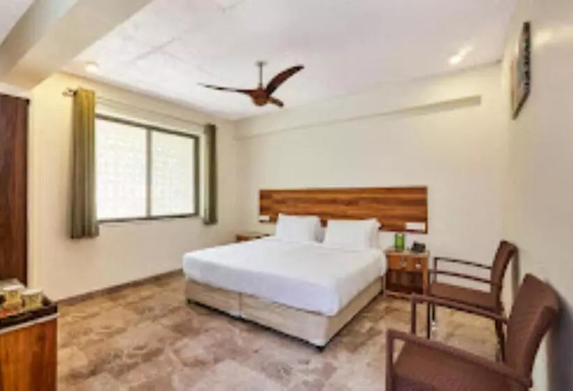 Serendipity Lakes & Resorts, Tamia