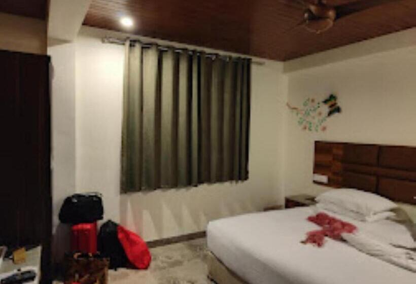 Serendipity Lakes & Resorts, Tamia