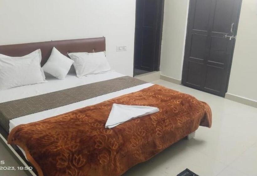 Spot On Hotel The Royal Green