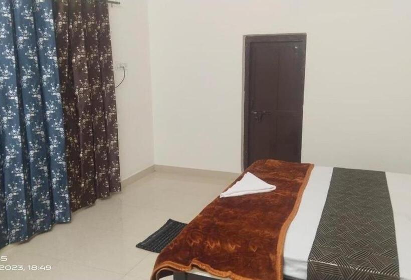 Spot On Hotel The Royal Green