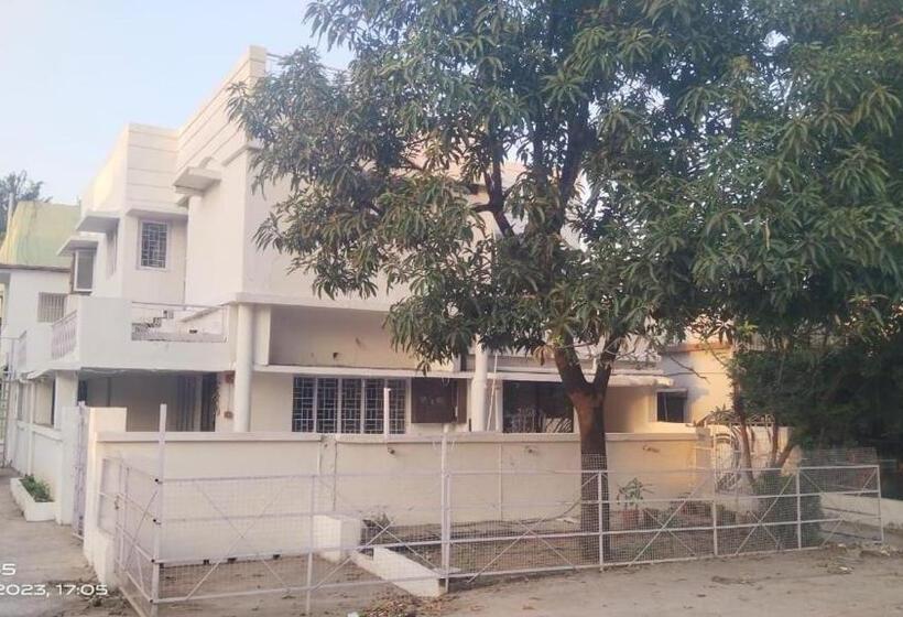 Spot On Hotel The Royal Green