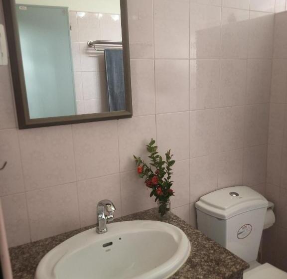 Aonang Knockout Hostel