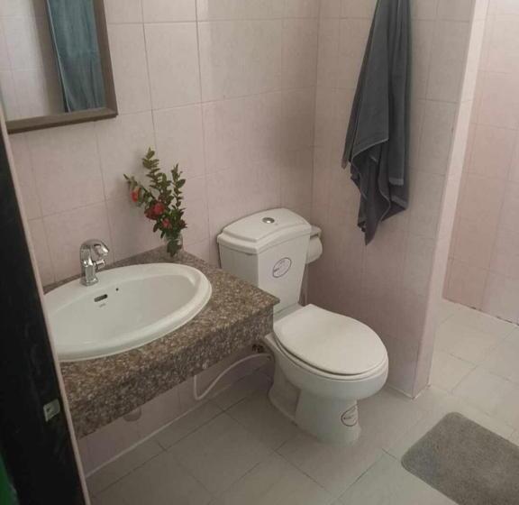 Aonang Knockout Hostel