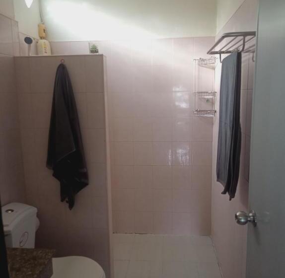 Aonang Knockout Hostel