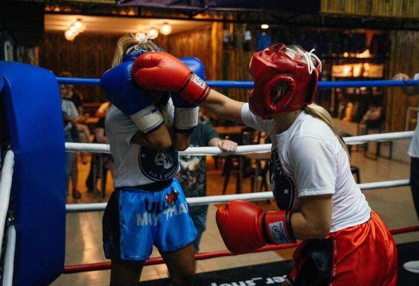 Aonang Knockout Hostel