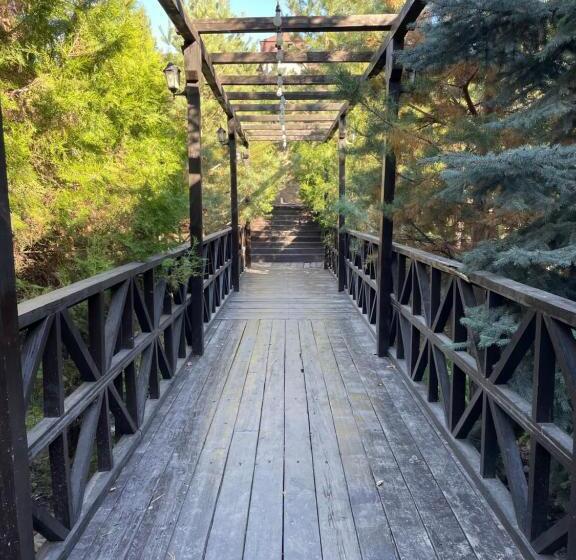 تختخواب و صبحانه Barvilla