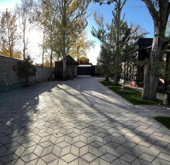 تختخواب و صبحانه Barvilla