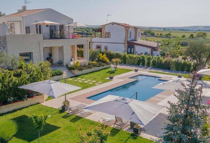 تختخواب و صبحانه Laportulaca Relax & Nature