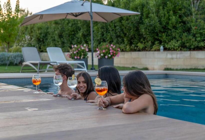 تختخواب و صبحانه Laportulaca Relax & Nature