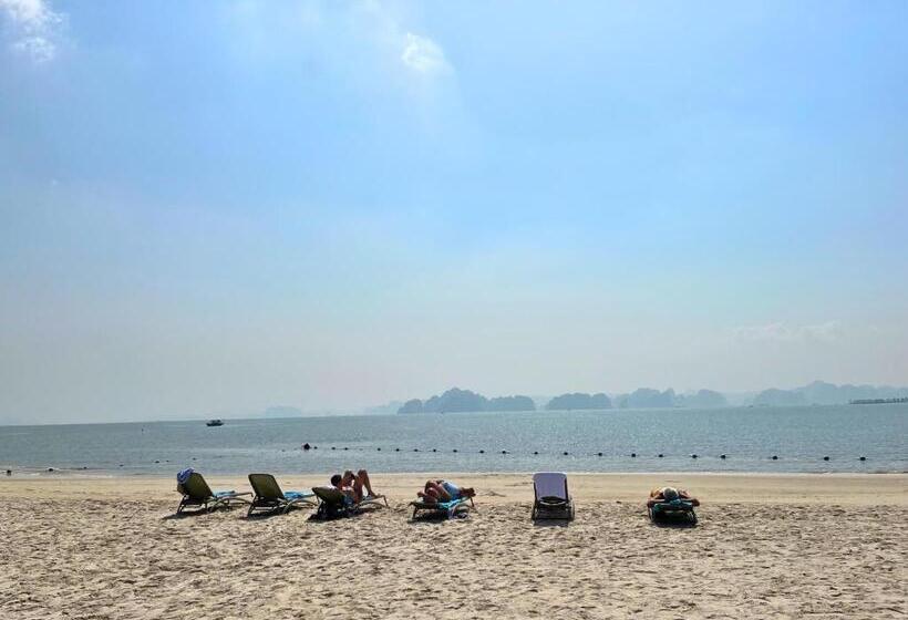 هتل A La Carte Residence Halong By Mapstar