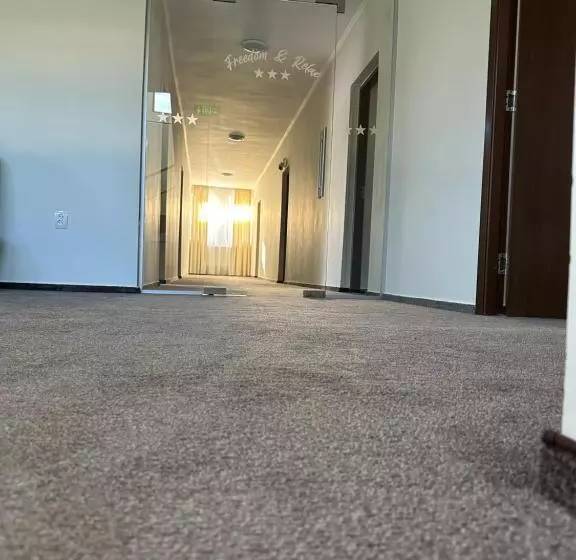 هتل Freedom&relax