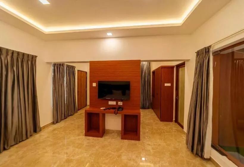 ホテル Magizhvanam