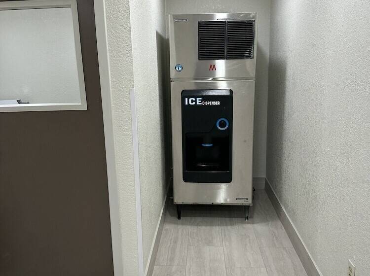 هتل Red Roof Inn Charleston Dunbar