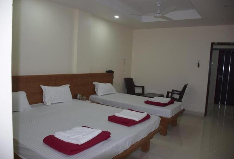 هتل Shrinivas Lodge