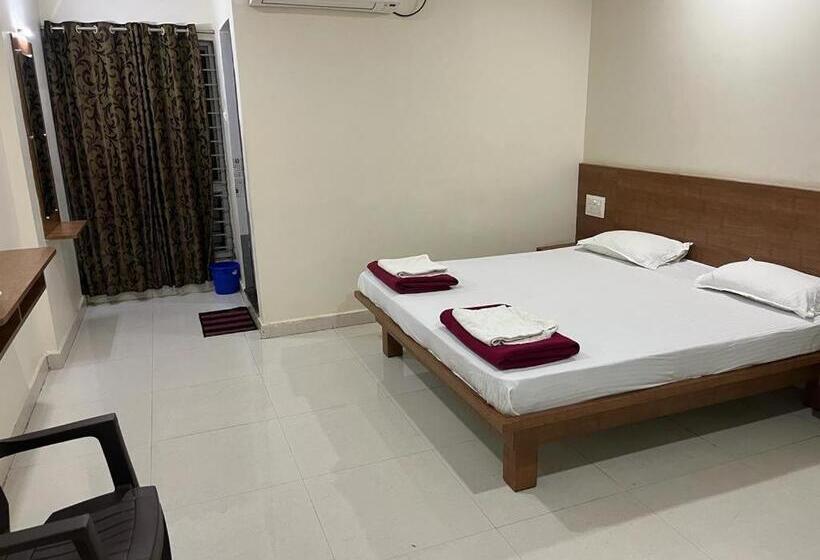 هتل Shrinivas Lodge