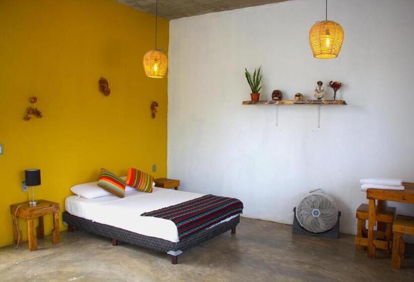 پانسیون Casa De Huespedes Colmena