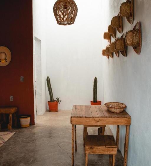 پانسیون Casa De Huespedes Colmena