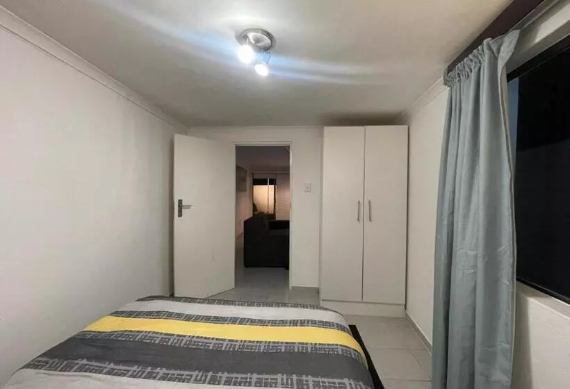 ペンション Domin Self Catering Apartments