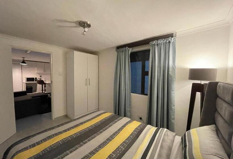 بنسيون Domin Self Catering Apartments