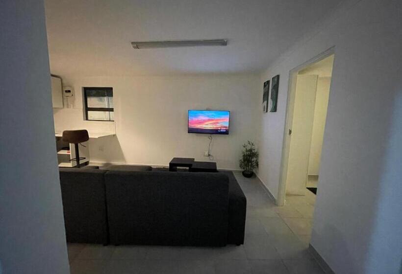 بنسيون Domin Self Catering Apartments