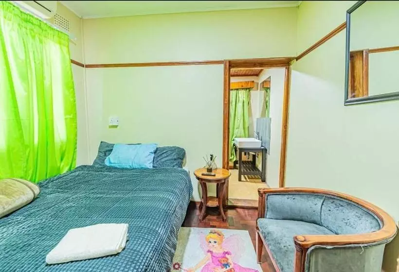 ペンション Juraya Guest House