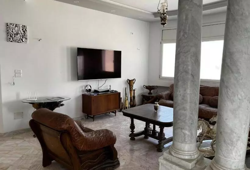 ペンション Villa Olympus   Monastir