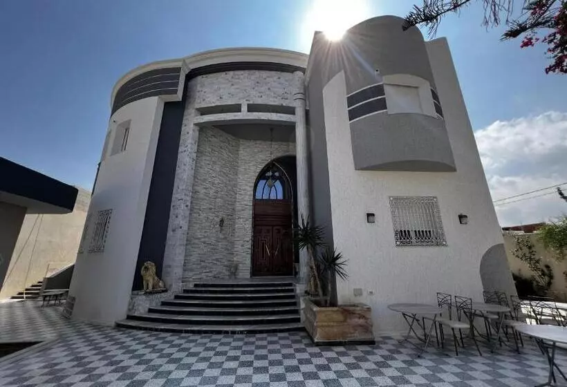 ペンション Villa Olympus   Monastir
