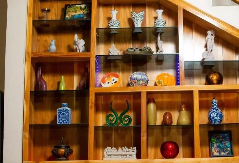 پانسیون Windbreak Villa