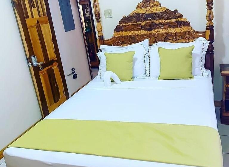 پانسیون Windbreak Villa