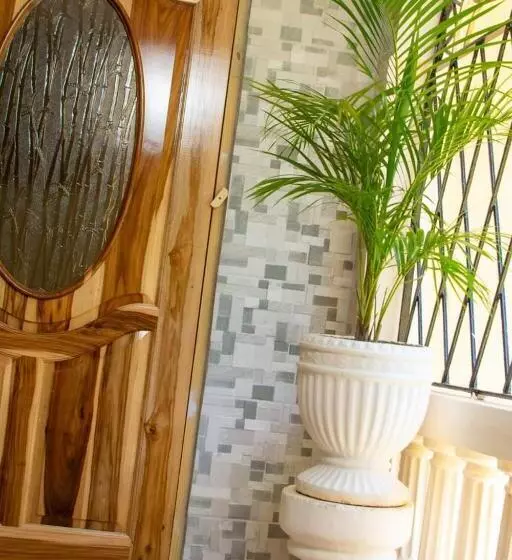 پانسیون Windbreak Villa