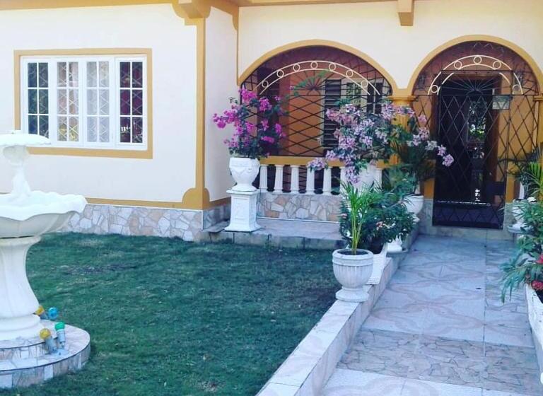 پانسیون Windbreak Villa