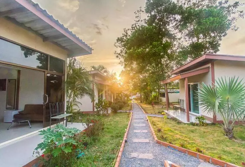 リゾートホテル The Travelers Friend Family / Studio Room