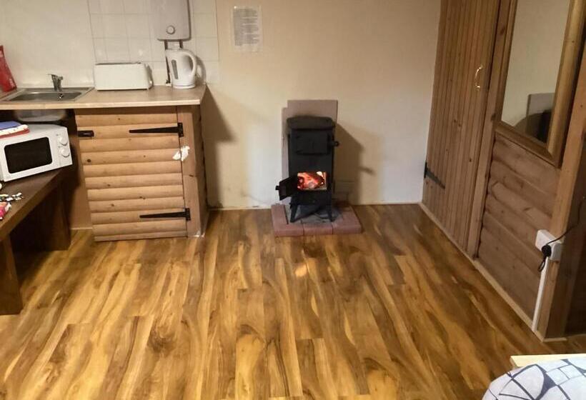 مبيت وإفطار Cabin 4