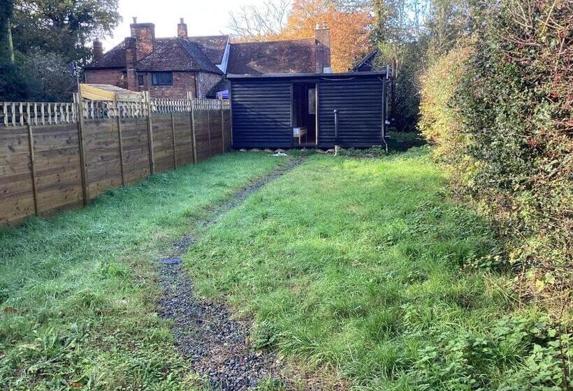 مبيت وإفطار Cabin 4