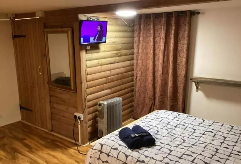 Bed and Breakfast Cabin 4
