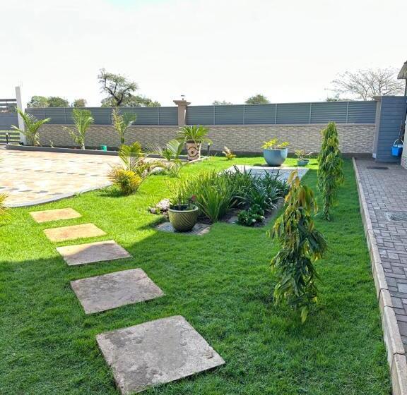 Bed and Breakfast Smart Park Arusha