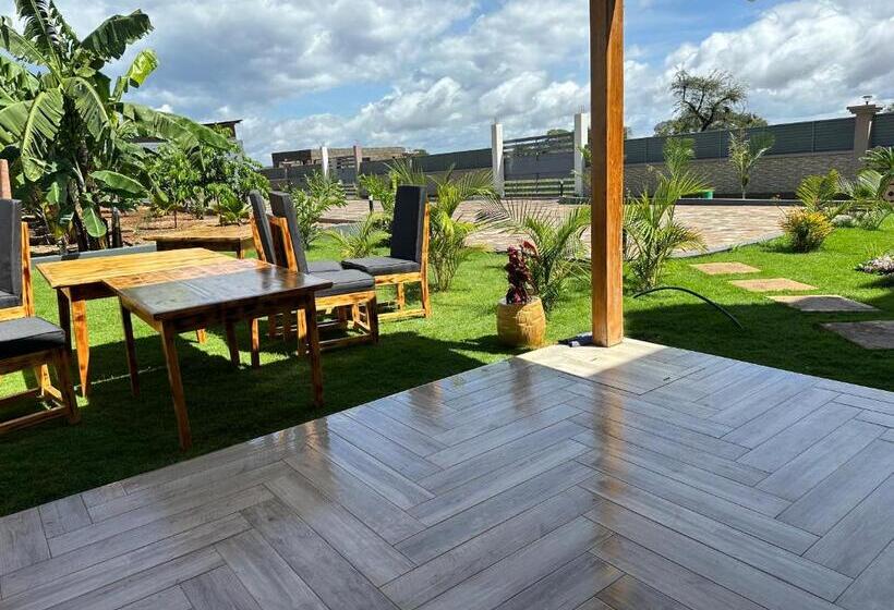 Bed and Breakfast Smart Park Arusha