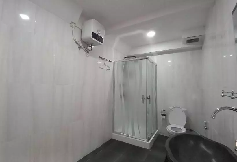 Dc Hotel & Hostel