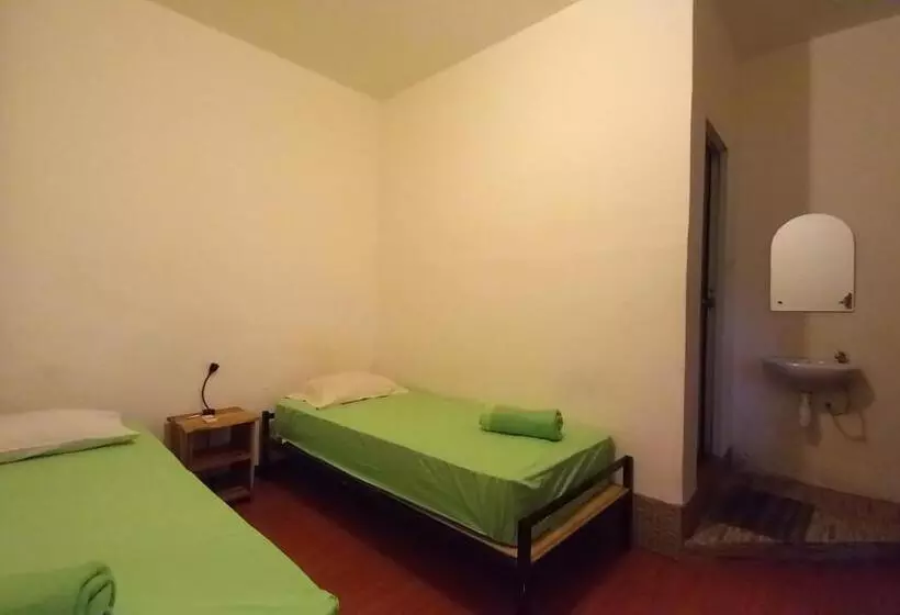 Dc Hotel & Hostel