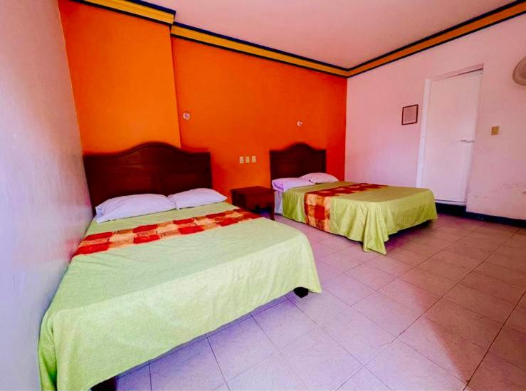 בית מלון כפרי Asuncion